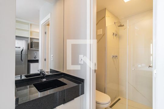 Studio - Banheiro de kitnet/studio para alugar com 1 quarto, 25m² em Vila Mariana, São Paulo