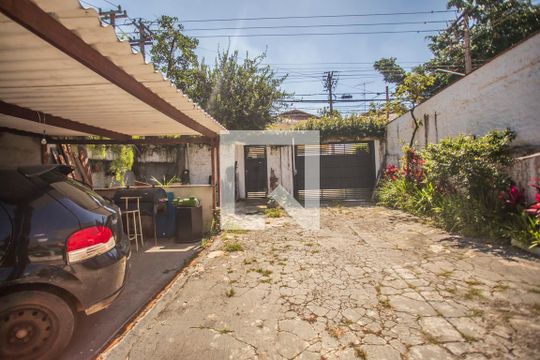 Garagem de casa para alugar com 2 quartos, 180m² em Planalto Paulista, São Paulo