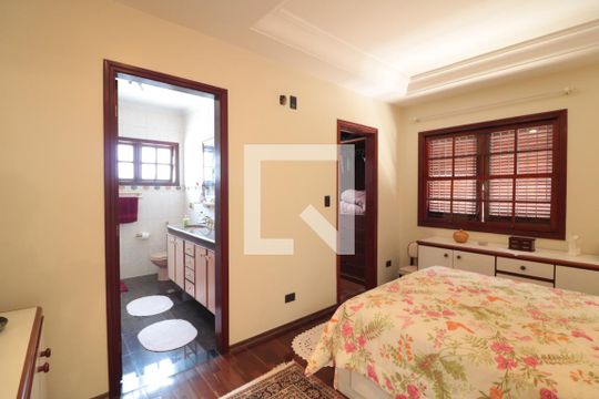 Quarto de casa à venda com 5 quartos, 255m² em Água Rasa, São Paulo