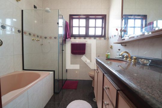Banheiro de casa à venda com 5 quartos, 255m² em Água Rasa, São Paulo