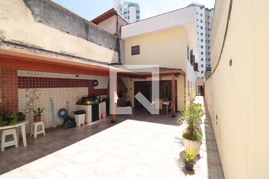 Quintal de casa à venda com 5 quartos, 255m² em Água Rasa, São Paulo