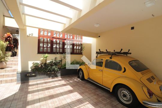 Quintal de casa à venda com 5 quartos, 255m² em Água Rasa, São Paulo