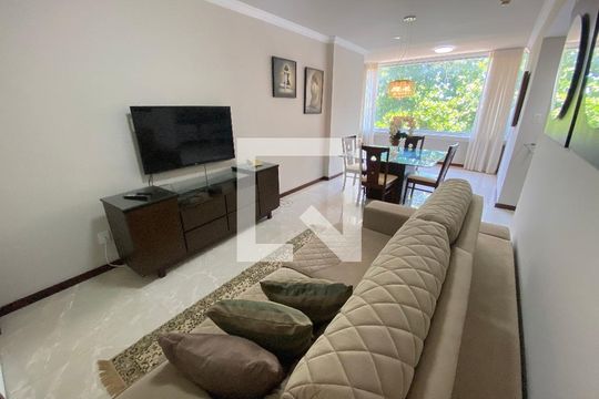 Sala de apartamento para alugar com 1 quarto, 60m² em Ondina, Salvador