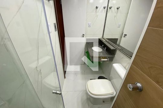 Banheiro de apartamento para alugar com 1 quarto, 60m² em Ondina, Salvador