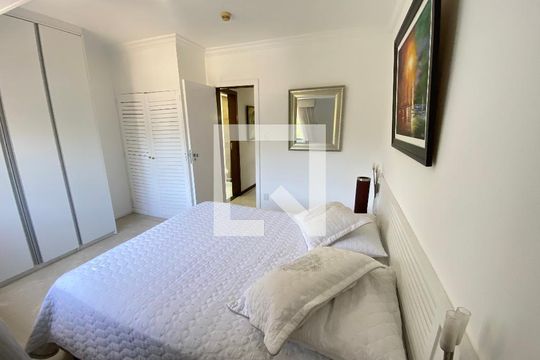 Quarto de apartamento para alugar com 1 quarto, 60m² em Ondina, Salvador