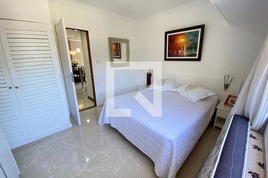 Quarto de apartamento para alugar com 1 quarto, 60m² em Ondina, Salvador