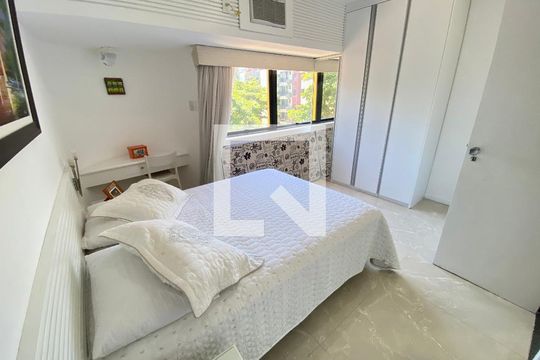 Quarto de apartamento para alugar com 1 quarto, 60m² em Ondina, Salvador