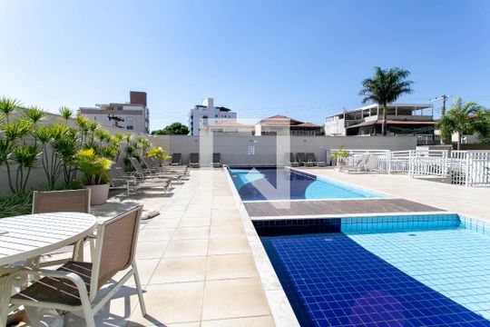 Área comum - Piscina de apartamento para alugar com 3 quartos, 74m² em Heliópolis, Belo Horizonte