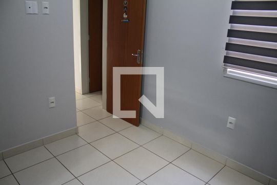 Quarto 2 de apartamento para alugar com 2 quartos, 49m² em Parque Oeste Industrial, Goiânia