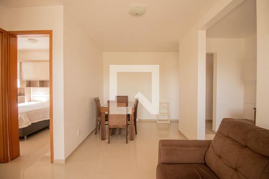 Sala de apartamento para alugar com 2 quartos, 48m² em Protásio Alves, Porto Alegre