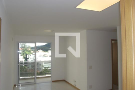 Sala de apartamento para alugar com 1 quarto, 72m² em Freguesia (jacarepaguá), Rio de Janeiro