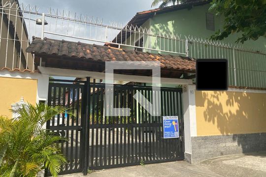 Plaquinha de casa de condomínio à venda com 4 quartos, 110m² em Anil, Rio de Janeiro