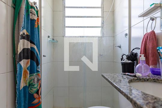Banheiro da Suite de apartamento à venda com 3 quartos, 62m² em Parque Sao Vicente, Santo André