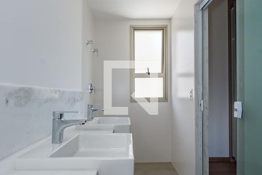 Banheiro da Suíte de apartamento para alugar com 3 quartos, 126m² em Vila das Flores, Nova Lima
