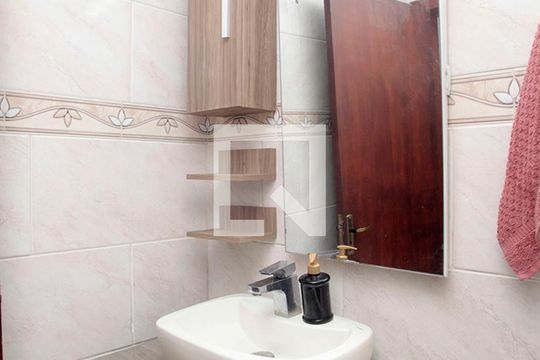 Banheiro 1 de casa à venda com 3 quartos, 134m² em São Geraldo, Porto Alegre