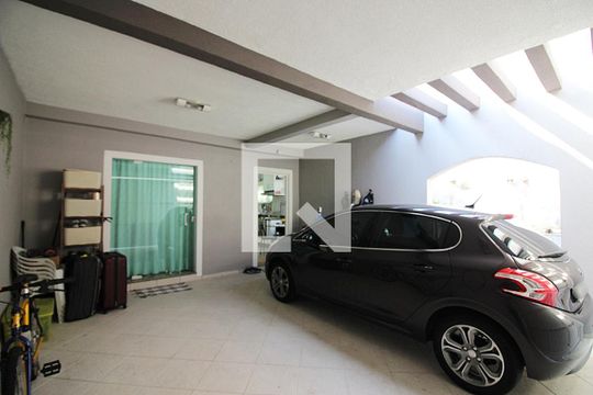 Garagem de casa à venda com 3 quartos, 196m² em Santa Terezinha, São Bernardo do Campo