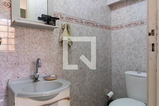 1o. Andar - Lavabo de casa à venda com 3 quartos, 160m² em Cursino, São Paulo