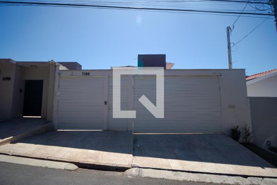 Fachada de casa de condomínio à venda com 4 quartos, 690m² em Loteamento Caminhos de São Conrado (sousas), Campinas