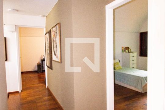 Hall de casa para alugar com 4 quartos, 550m² em Interlagos, São Paulo
