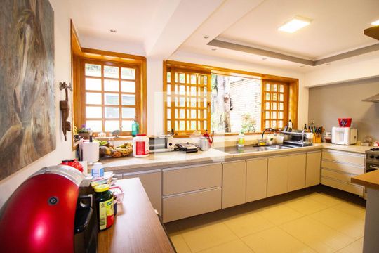 Cozinha de casa para alugar com 4 quartos, 550m² em Interlagos, São Paulo