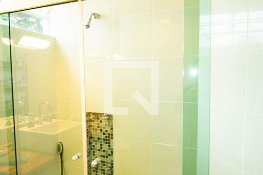 Banheiro da Suíte de casa para alugar com 4 quartos, 550m² em Interlagos, São Paulo