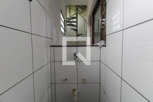 Área de Serviço de casa para alugar com 4 quartos, 171m² em Vila Primavera, São Paulo