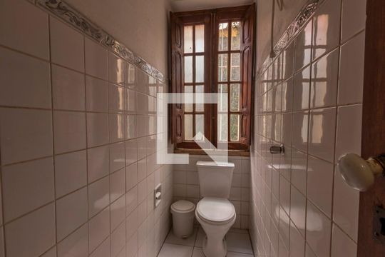 Banheiro de casa à venda com 7 quartos, 330m² em Funcionários, Belo Horizonte