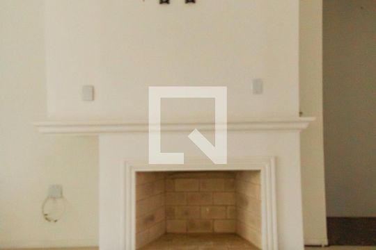 Sala - Lareira de casa à venda com 3 quartos, 355m² em Guarujá, Porto Alegre