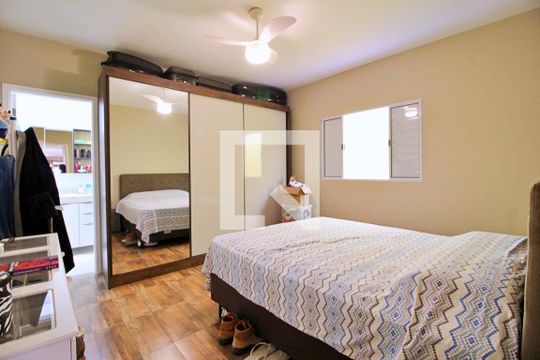 Quarto Suíte de casa à venda com 2 quartos, 147m² em Parque João Ramalho, Santo André