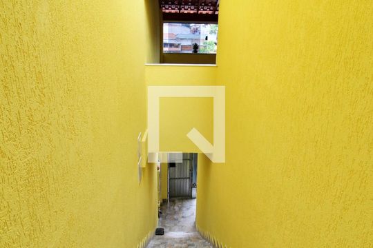 Escada de casa à venda com 2 quartos, 147m² em Parque João Ramalho, Santo André