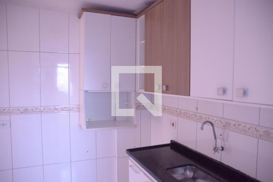 Cozinha  de apartamento para alugar com 2 quartos, 52m² em Bandeiras, Osasco