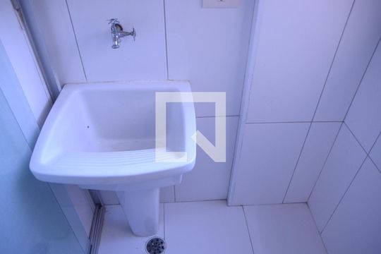 Área de Serviço de apartamento para alugar com 2 quartos, 52m² em Bandeiras, Osasco