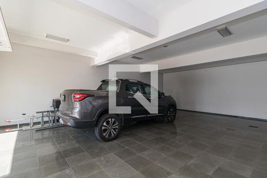 Garagem de casa à venda com 4 quartos, 729m² em Vila Jardim, Porto Alegre