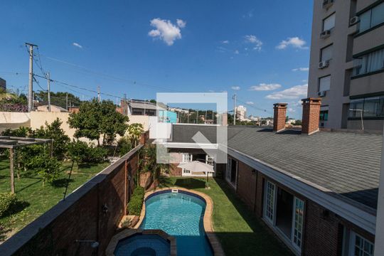 Vista da Suíte 4 de casa à venda com 4 quartos, 729m² em Vila Jardim, Porto Alegre