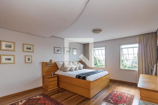 Suite 1 de casa à venda com 4 quartos, 729m² em Vila Jardim, Porto Alegre