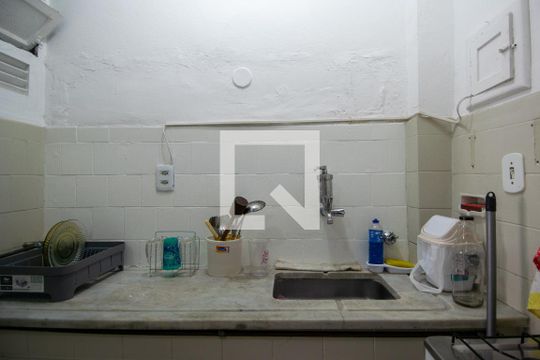 Cozinha de apartamento para alugar com 1 quarto, 29m² em Copacabana, Rio de Janeiro