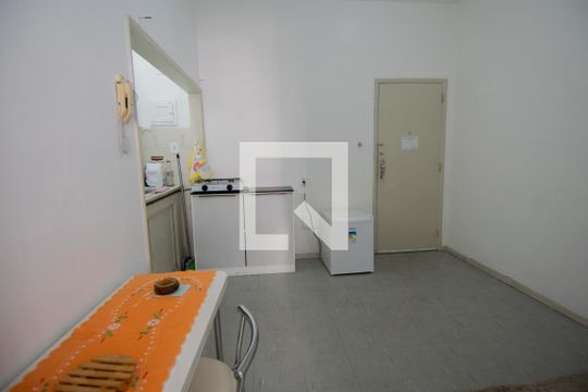 Sala de apartamento para alugar com 1 quarto, 29m² em Copacabana, Rio de Janeiro
