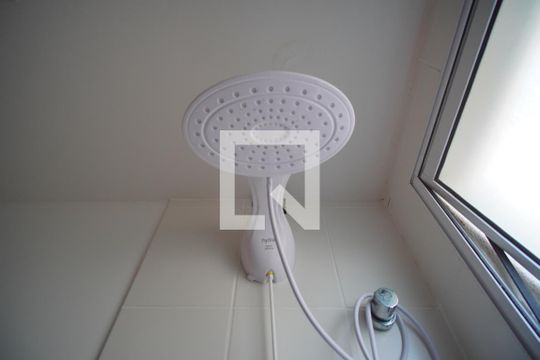 Banheiro  de apartamento à venda com 2 quartos, 55m² em Protásio Alves, Porto Alegre