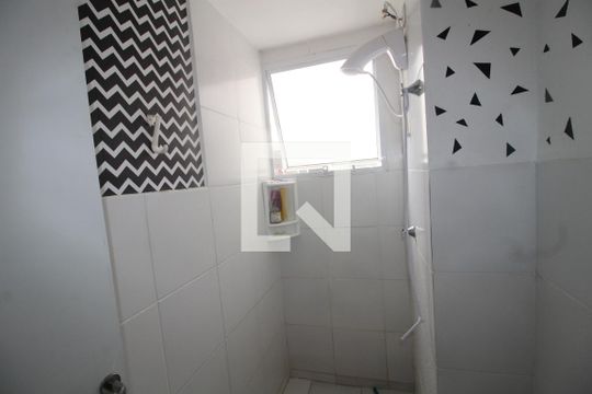 Banheiro de apartamento à venda com 2 quartos, 42m² em Rio Branco, Canoas