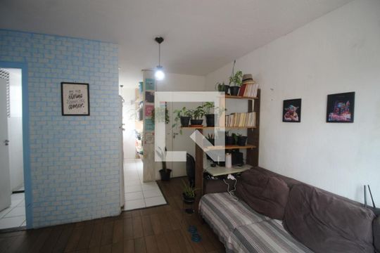 Sala de apartamento à venda com 2 quartos, 42m² em Rio Branco, Canoas
