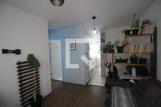 Sala de apartamento à venda com 2 quartos, 42m² em Rio Branco, Canoas