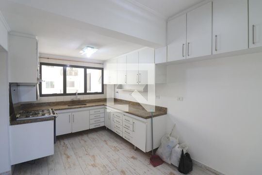 Cozinha  de apartamento à venda com 3 quartos, 140m² em Chora Menino, São Paulo