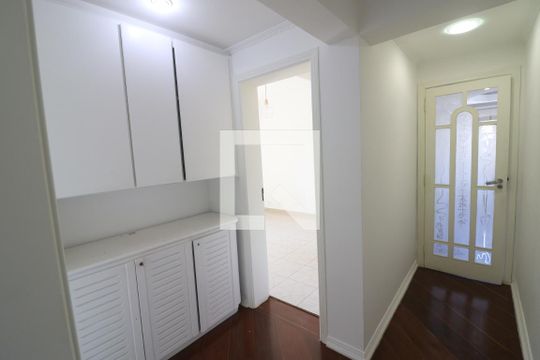Corredor de apartamento à venda com 3 quartos, 140m² em Chora Menino, São Paulo