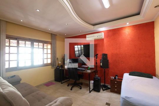 Quarto 1 de casa à venda com 4 quartos, 429m² em Vila Carrao, São Paulo