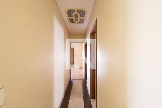 Corredor de casa à venda com 4 quartos, 429m² em Vila Carrao, São Paulo