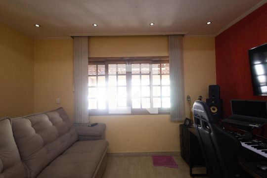 Casa à venda com 4 quartos, 429m² em Vila Carrao, São Paulo