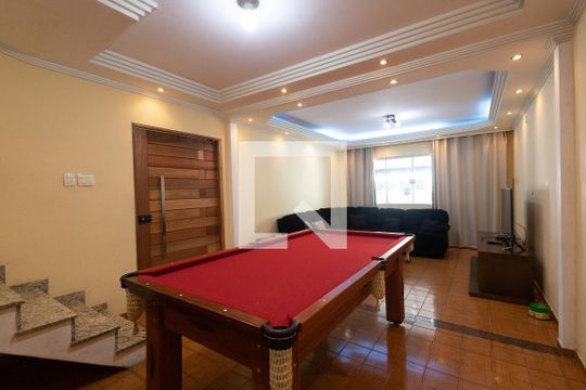Casa à venda com 4 quartos, 429m² em Vila Carrao, São Paulo