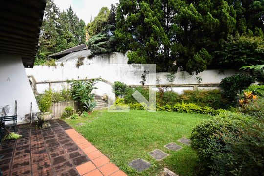 Varanda de casa para alugar com 4 quartos, 300m² em Jardim Everest, São Paulo