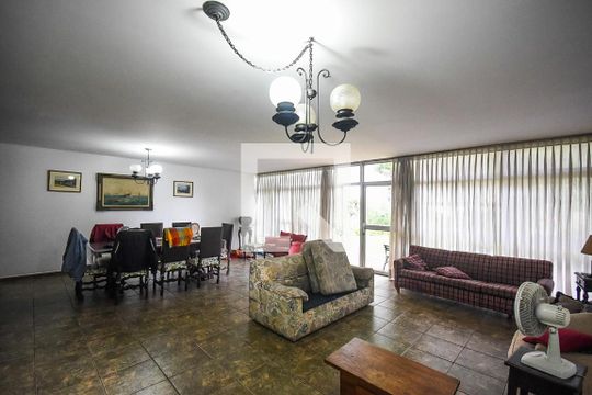 Sala de casa para alugar com 4 quartos, 300m² em Jardim Everest, São Paulo