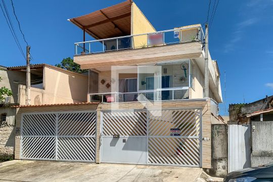 Fachada de casa para alugar com 2 quartos, 135m² em Vila Santa Rosa, Guarujá